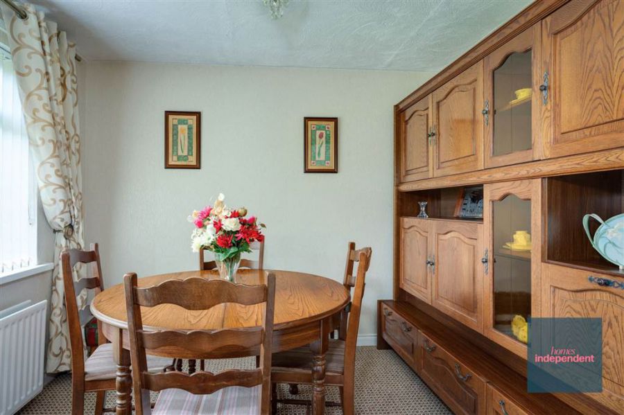 13 Wood Green Avenue