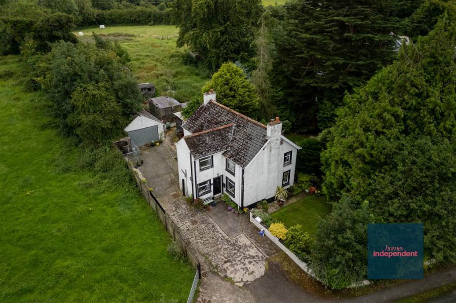 48 Moorfields Road,ballymena, BT42 3BT