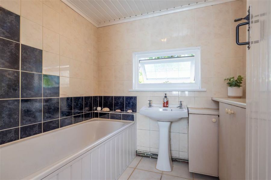 38 Dunnygarron Road