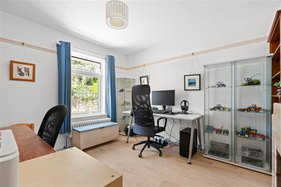 38 Dunnygarron Road