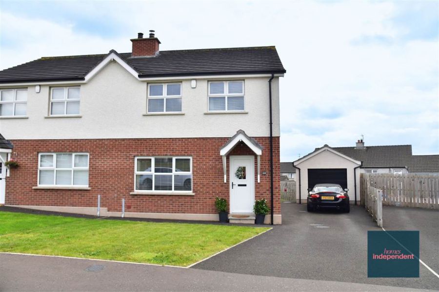 44 Sandhurst Manor