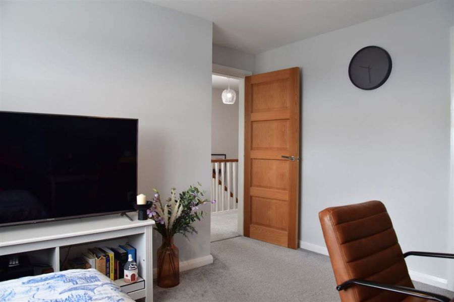 44 Sandhurst Manor