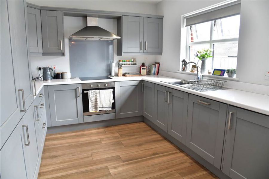 44 Sandhurst Manor