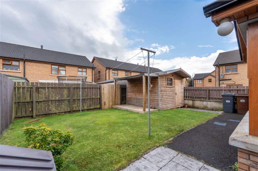 32 Carndale Meadows