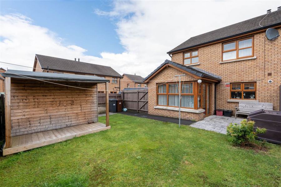 32 Carndale Meadows