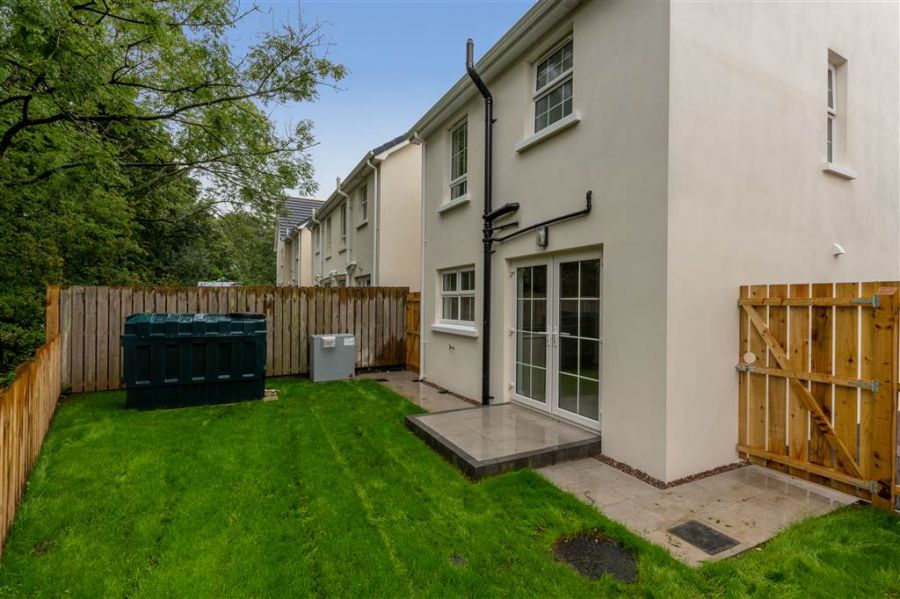 3 Brooklands Manor