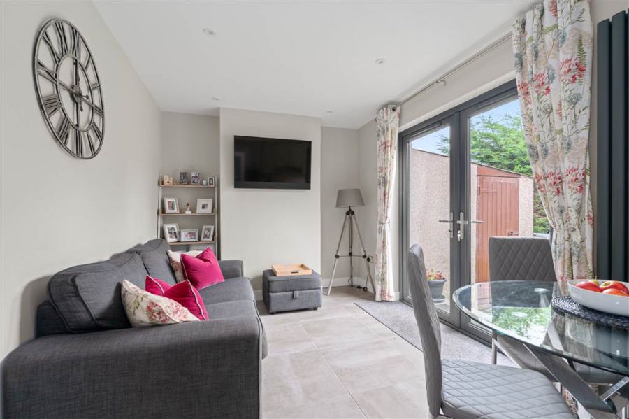 25 Deramore Park