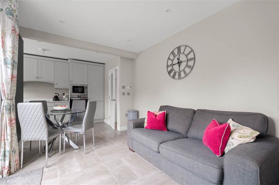 25 Deramore Park