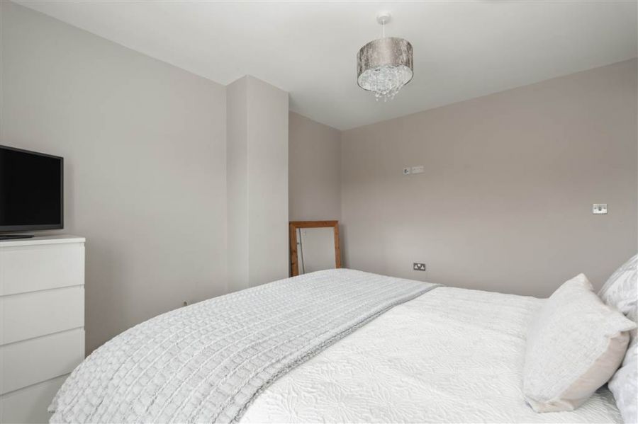 25 Deramore Park