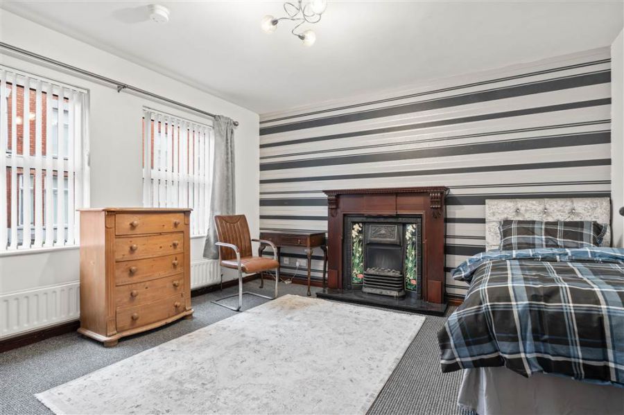 Bedroom 1, 10A Clonavon Terrace