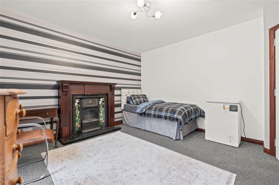 Bedroom 1, 10A Clonavon Terrace