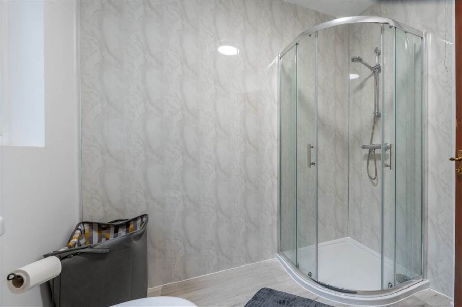 Bedroom 1, 10A Clonavon Terrace