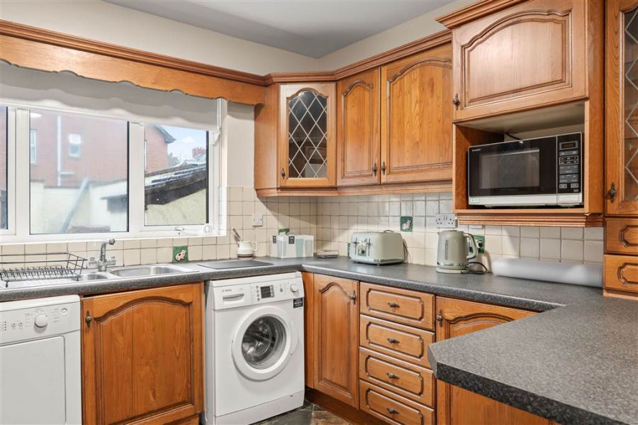 Bedroom 5, 10A Clonavon Terrace