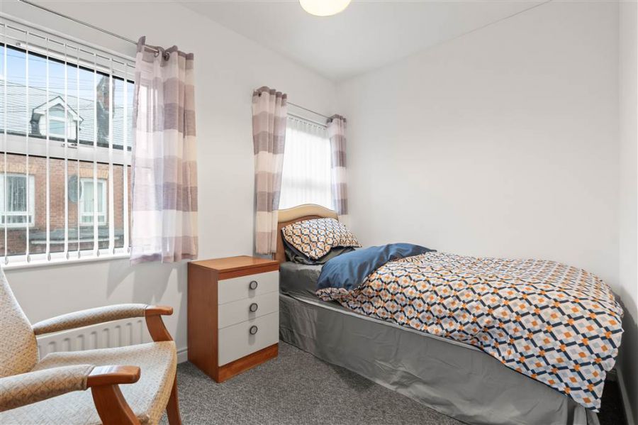 Bedroom 5, 10A Clonavon Terrace