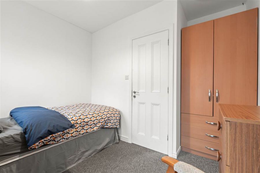 Bedroom 5, 10A Clonavon Terrace