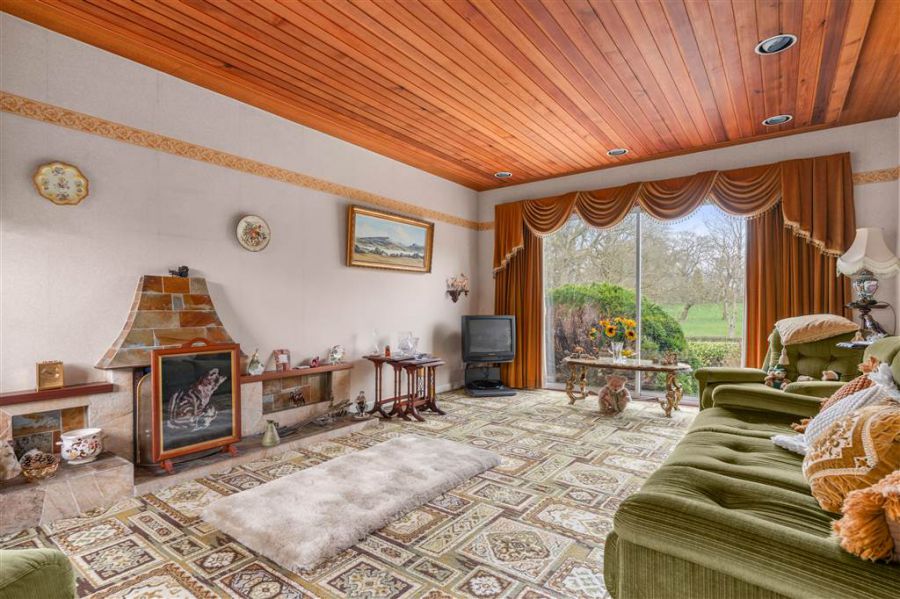 24 Ballyloughan Heights