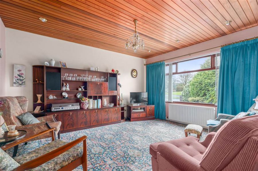 24 Ballyloughan Heights