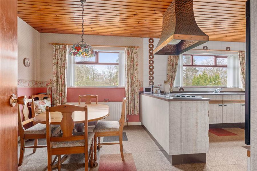 24 Ballyloughan Heights