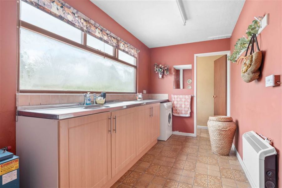 24 Ballyloughan Heights