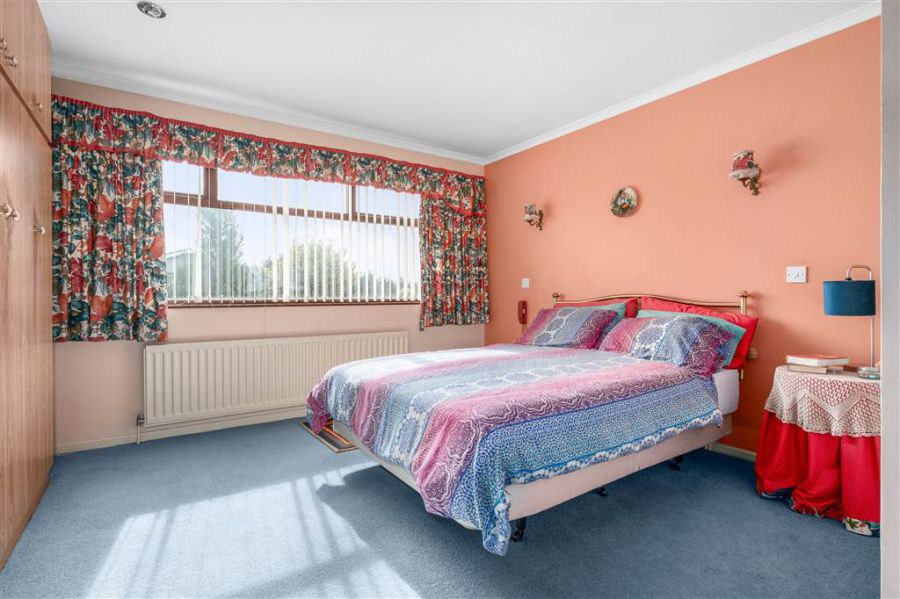 24 Ballyloughan Heights