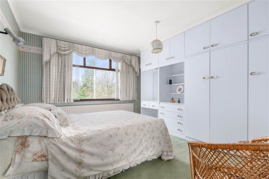 24 Ballyloughan Heights