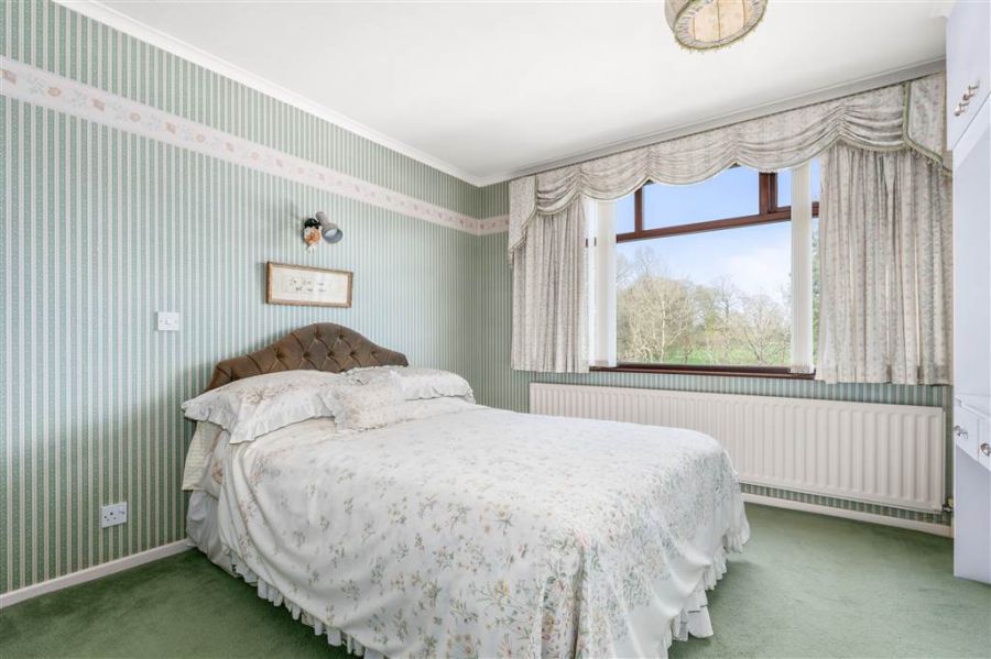 24 Ballyloughan Heights