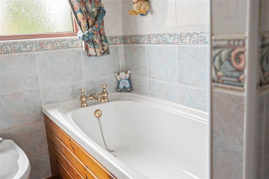 24 Ballyloughan Heights