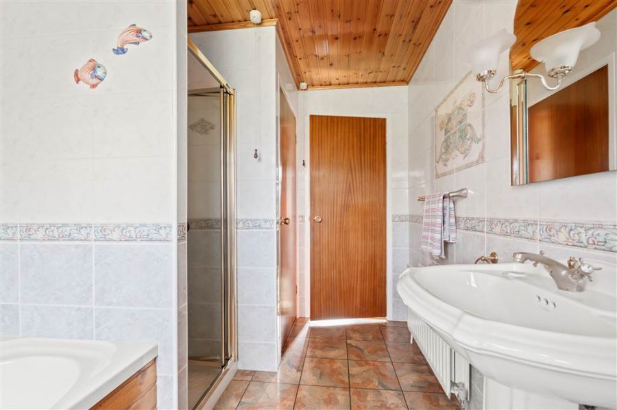 24 Ballyloughan Heights