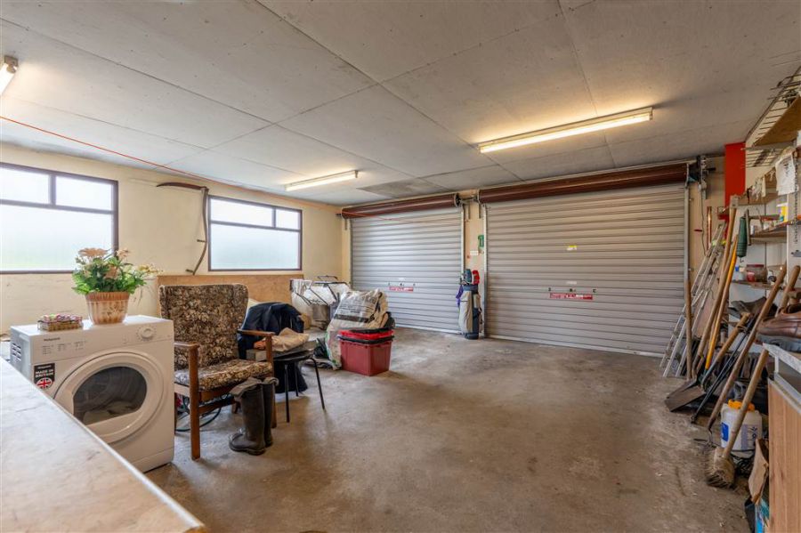 24 Ballyloughan Heights