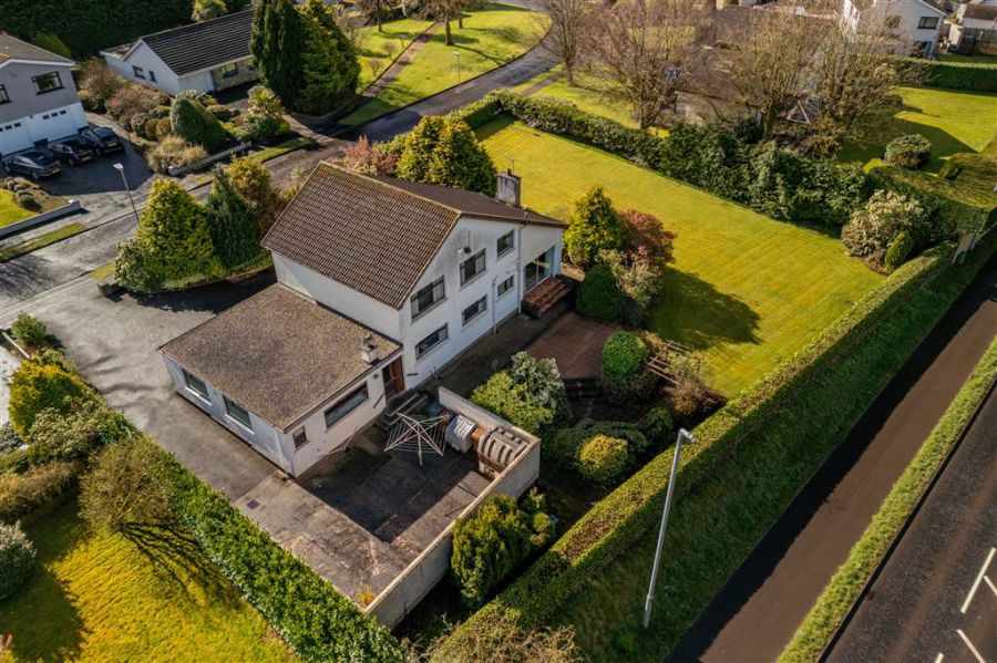 24 Ballyloughan Heights