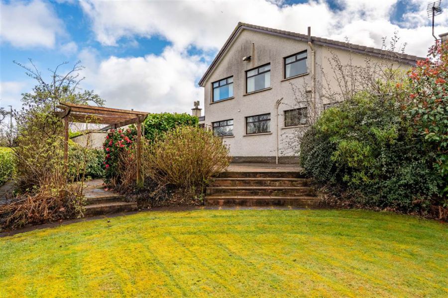 24 Ballyloughan Heights