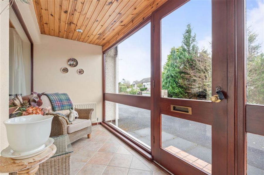 24 Ballyloughan Heights