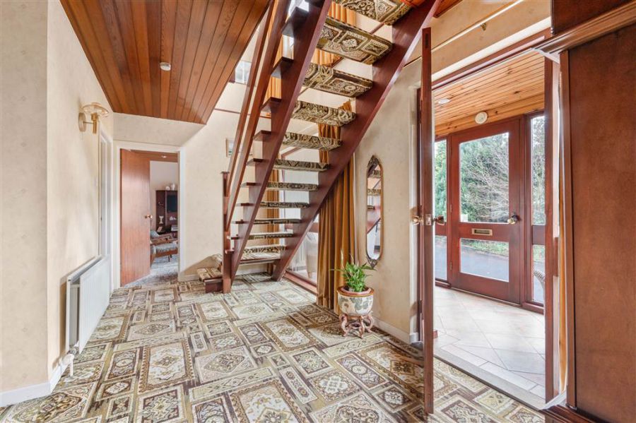 24 Ballyloughan Heights