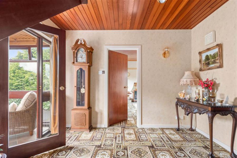 24 Ballyloughan Heights