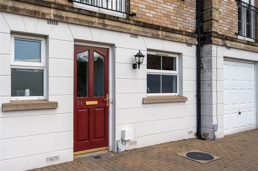 36 Rosses Stables