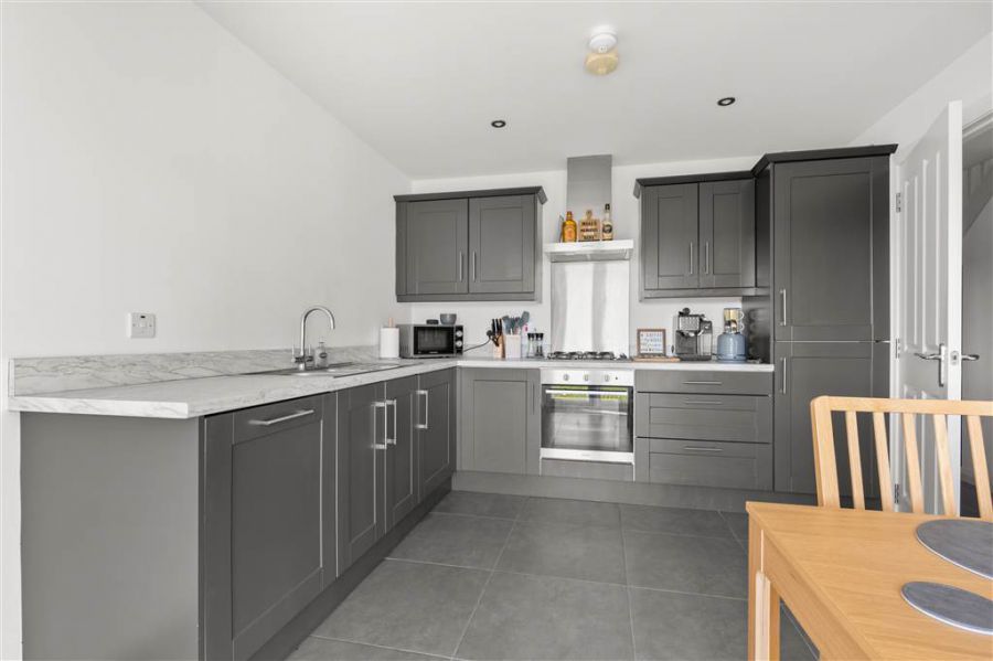 18 Foxton Wood Avenue