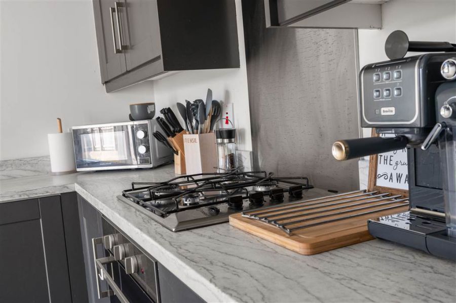 18 Foxton Wood Avenue