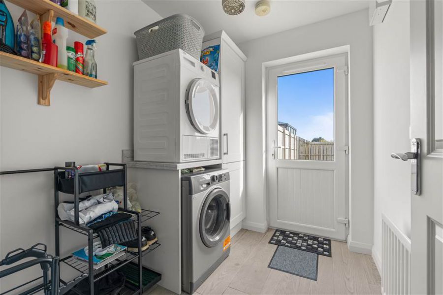 18 Foxton Wood Avenue