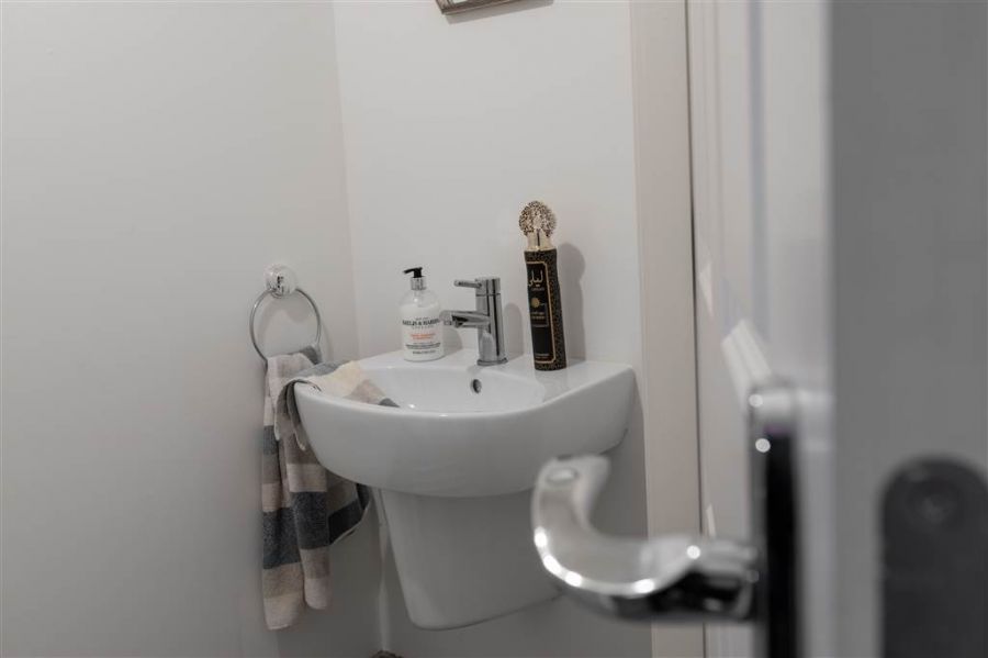 18 Foxton Wood Avenue