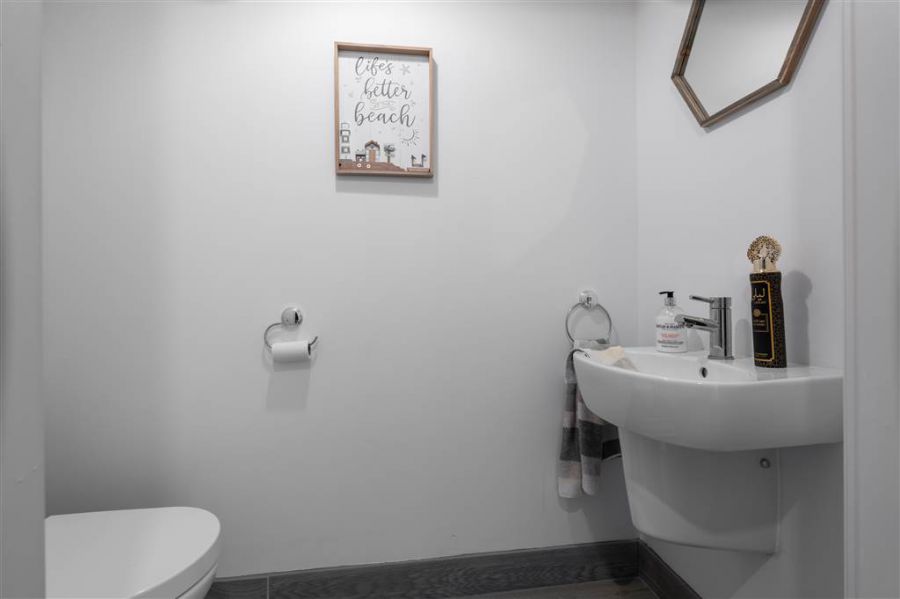 18 Foxton Wood Avenue