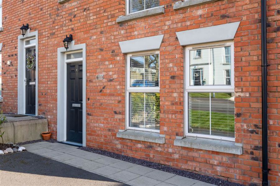 18 Foxton Wood Avenue