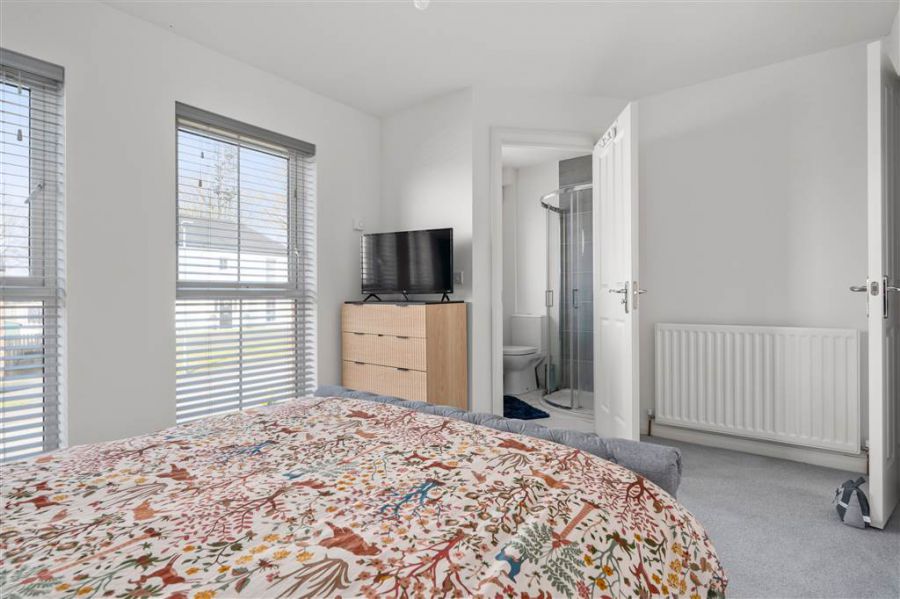 18 Foxton Wood Avenue