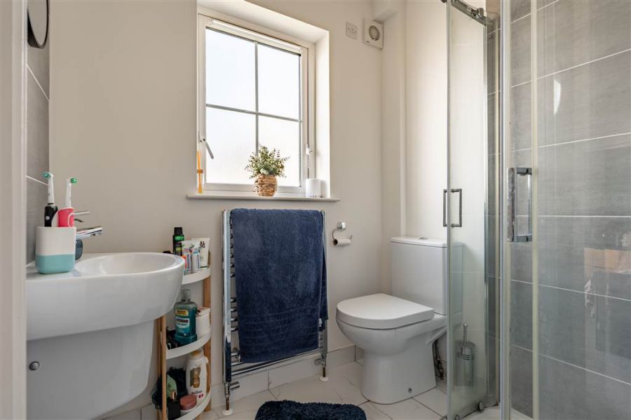 18 Foxton Wood Avenue