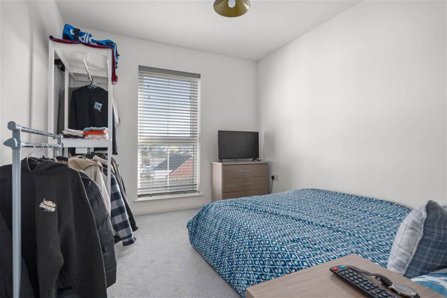 18 Foxton Wood Avenue