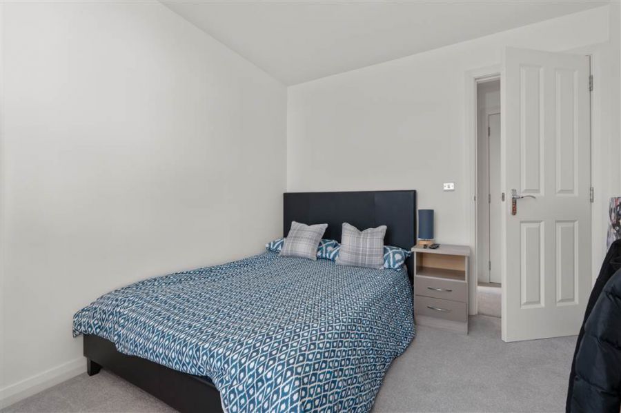 18 Foxton Wood Avenue