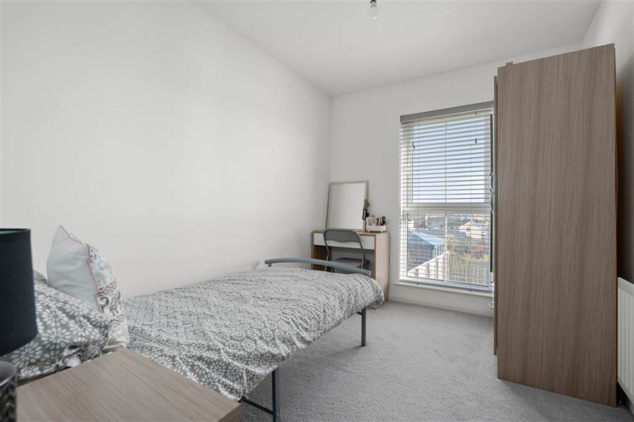 18 Foxton Wood Avenue