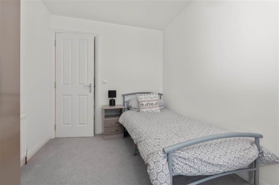 18 Foxton Wood Avenue