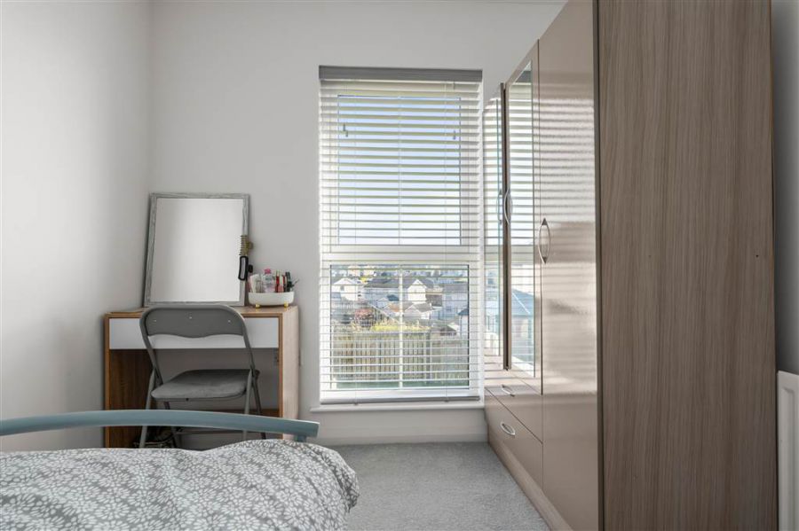 18 Foxton Wood Avenue