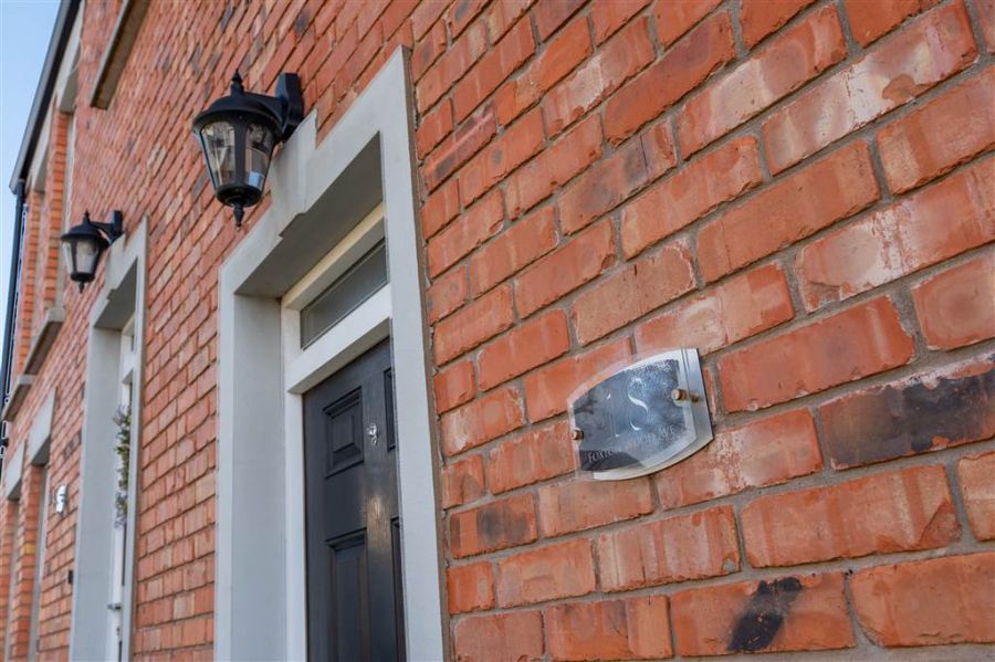 18 Foxton Wood Avenue