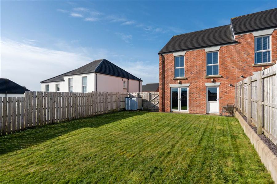 18 Foxton Wood Avenue